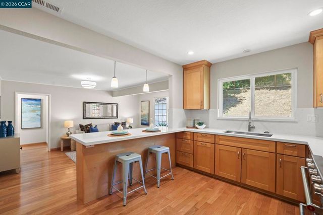 5412 Degnan Dr, Martinez, CA 94553