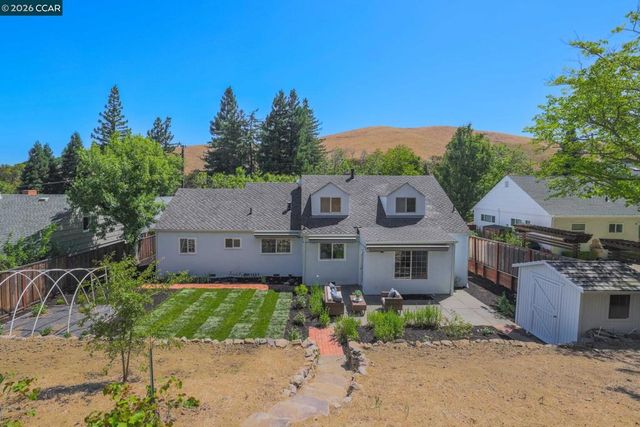 5412 Degnan Dr, Martinez, CA 94553