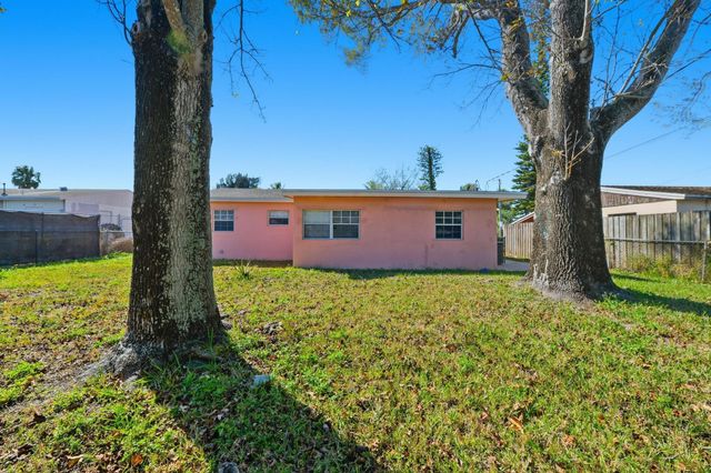 1520 SW 68th Way, North Lauderdale, FL 33068