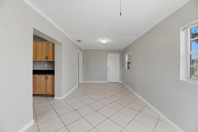 1520 SW 68th Way, North Lauderdale, FL 33068