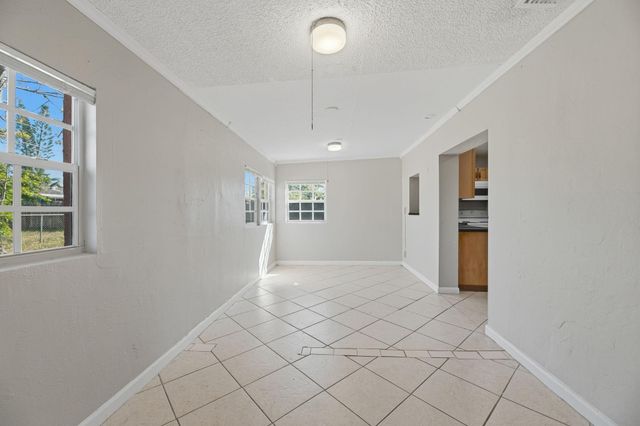 1520 SW 68th Way, North Lauderdale, FL 33068
