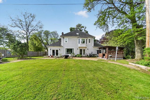 1404 Harvard Road, East Lansing, MI 48823