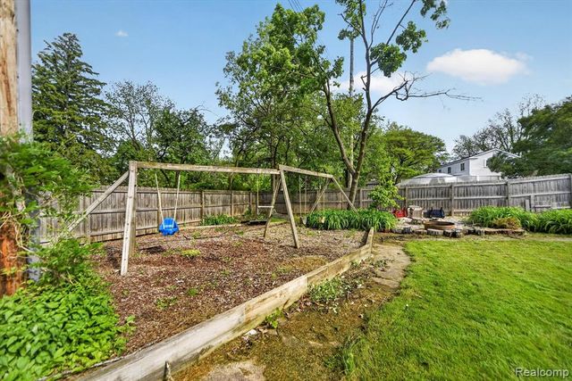 1404 Harvard Road, East Lansing, MI 48823