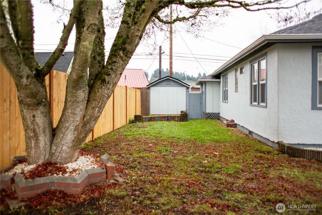 526 Hillkress Street, Centralia, WA 98531