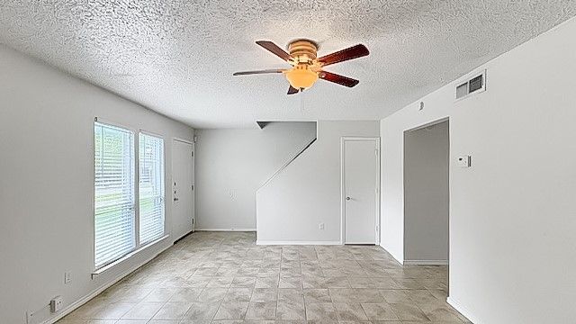 538 Norwood Circle E, Arlington, TX 76013