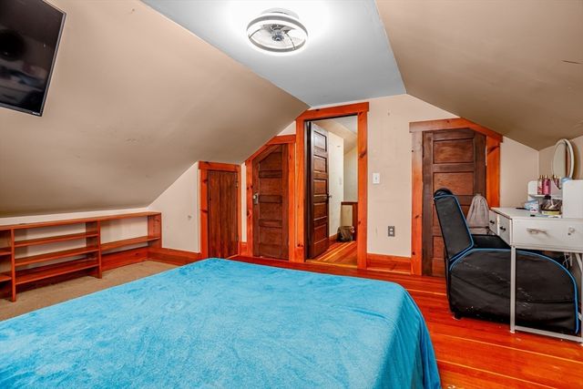 77 Lovewell St, Gardner, MA 01440