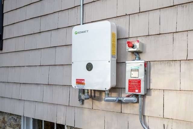 77 Lovewell St, Gardner, MA 01440