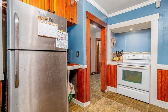 77 Lovewell St, Gardner, MA 01440