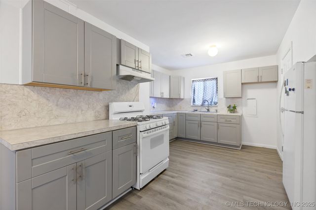 4912 N Saint Louis Avenue, Tulsa, OK 74126