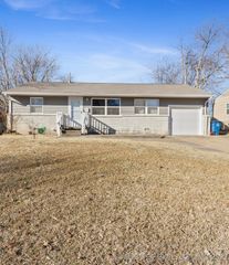 4912 N Saint Louis Avenue, Tulsa, OK 74126