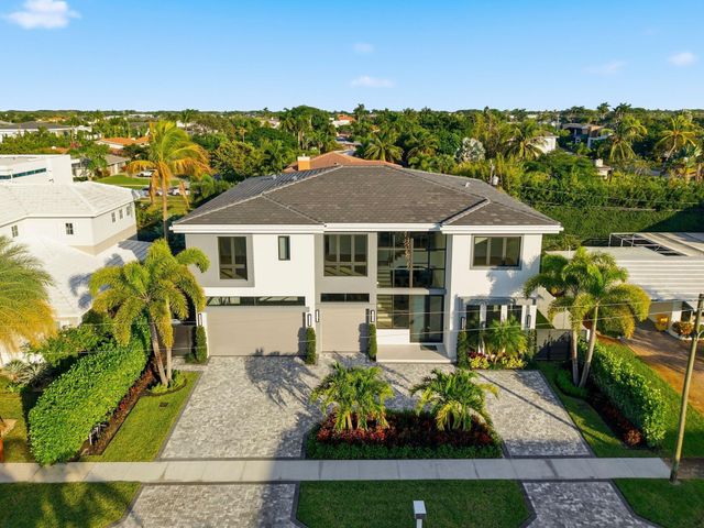 1050 NE 3rd Avenue, Boca Raton, FL 33432