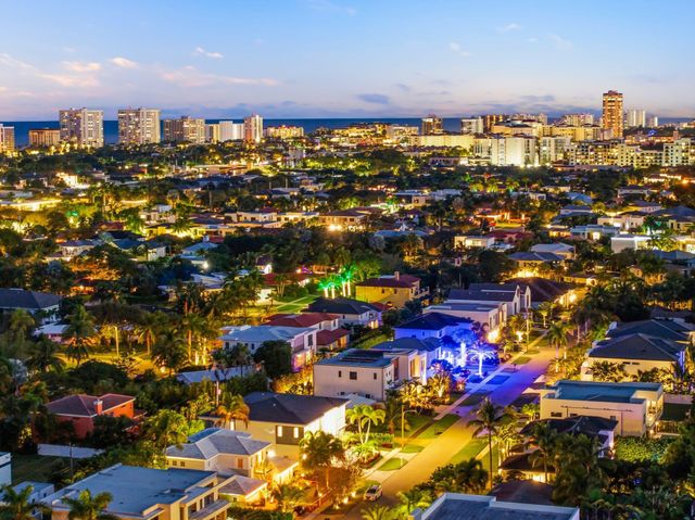 1050 NE 3rd Avenue, Boca Raton, FL 33432