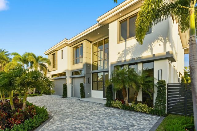 1050 NE 3rd Avenue, Boca Raton, FL 33432