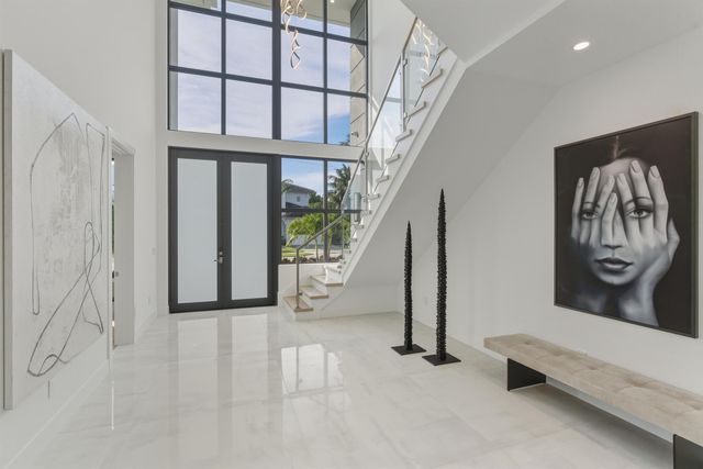 1050 NE 3rd Avenue, Boca Raton, FL 33432