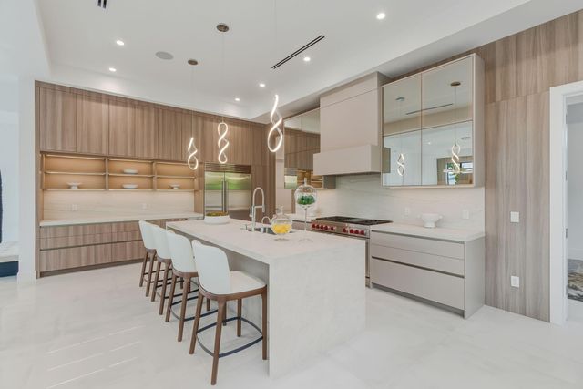 1050 NE 3rd Avenue, Boca Raton, FL 33432