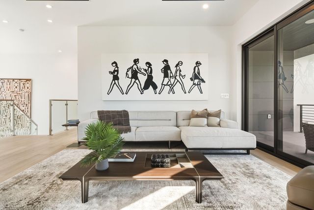 1050 NE 3rd Avenue, Boca Raton, FL 33432