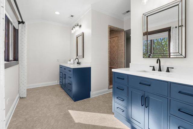 27069 W FOX RIVER Road, Cary, IL 60013