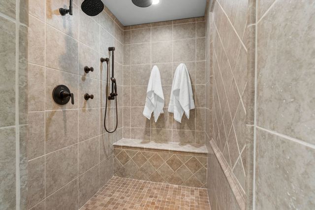 27069 W FOX RIVER Road, Cary, IL 60013