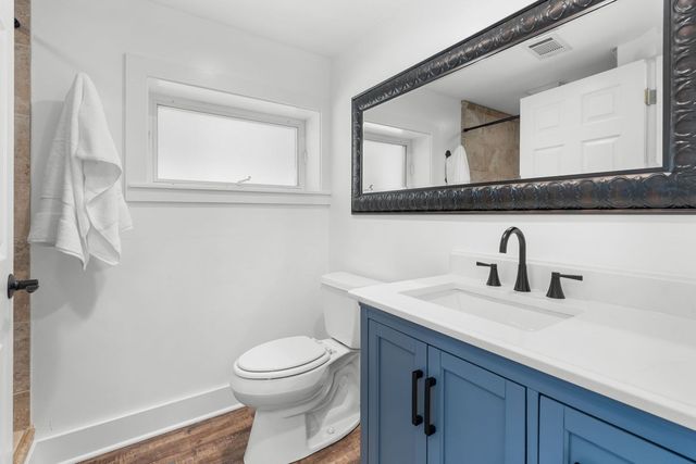 27069 W FOX RIVER Road, Cary, IL 60013