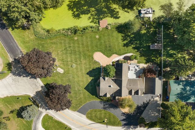 27069 W FOX RIVER Road, Cary, IL 60013