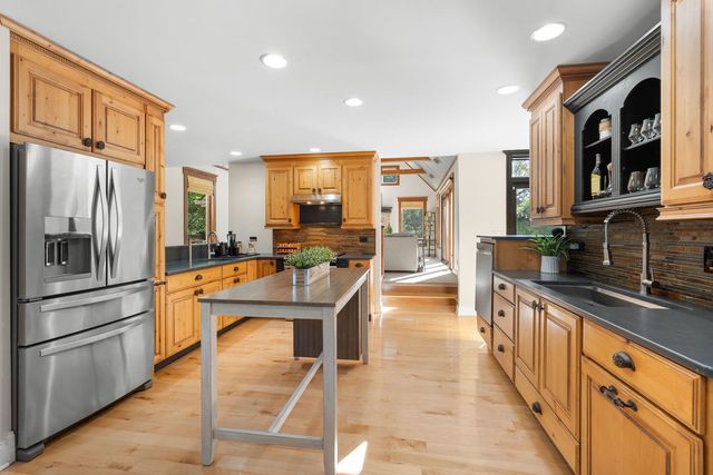 27069 W FOX RIVER Road, Cary, IL 60013