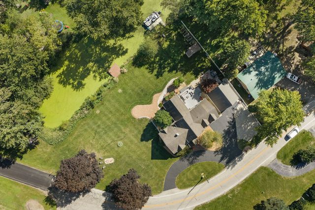 27069 W FOX RIVER Road, Cary, IL 60013