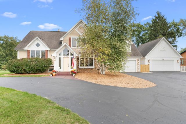 27069 W FOX RIVER Road, Cary, IL 60013