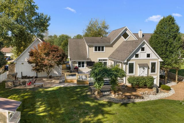 27069 W FOX RIVER Road, Cary, IL 60013