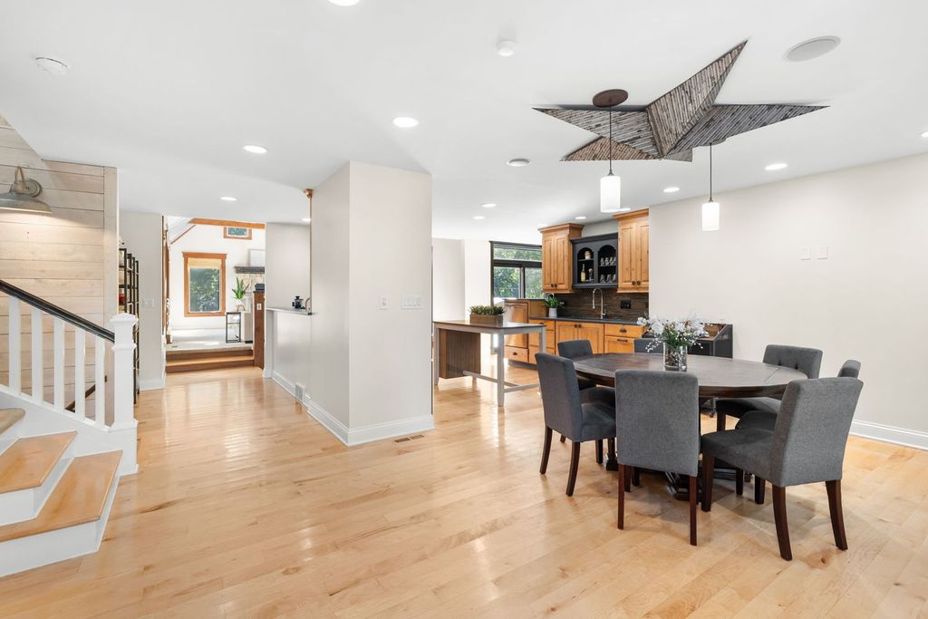 27069 W FOX RIVER Road, Cary, IL 60013 — photo 3