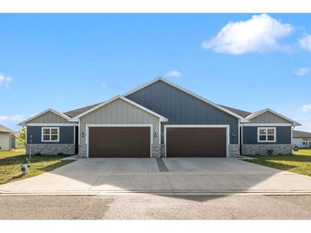 106 Lake Road, Portage, WI 53901