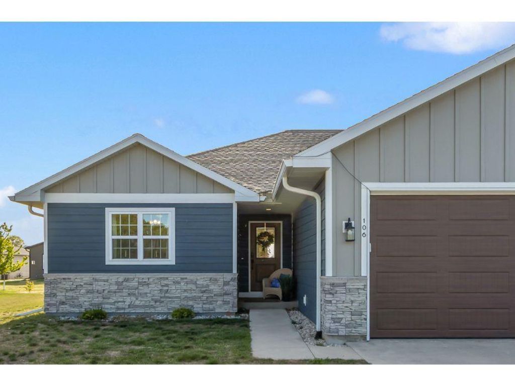 106 Lake Road, Portage, WI 53901