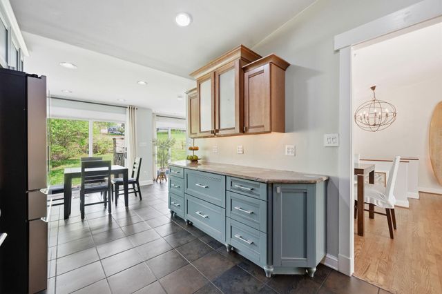 9825 BETTEKER LANE, Potomac, MD 20854