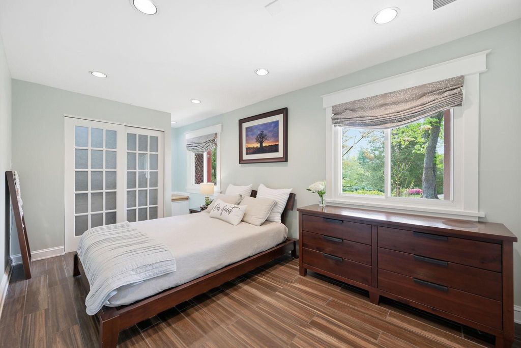 Image 29 of property listing at 9825 BETTEKER LANE, Potomac, MD 20854