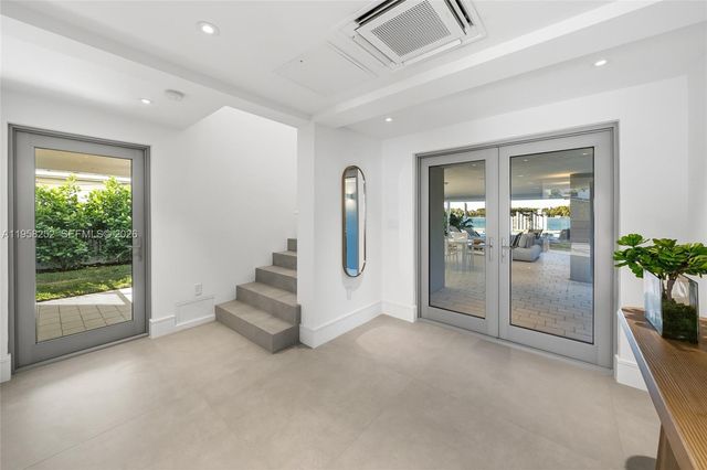 1161 Stillwater Dr, Miami Beach, FL 33141