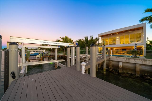 1161 Stillwater Dr, Miami Beach, FL 33141