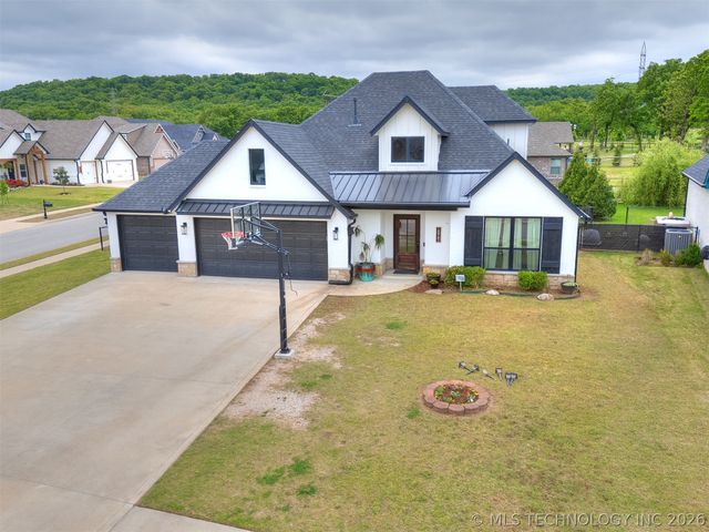 18982 Woodland Road, Catoosa, OK 74015
