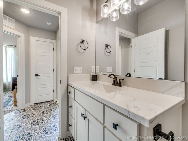 18982 Woodland Road, Catoosa, OK 74015