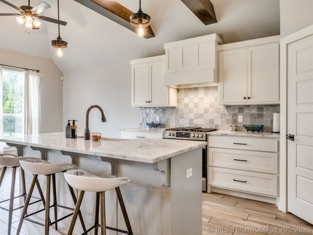 18982 Woodland Road, Catoosa, OK 74015
