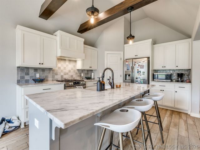 18982 Woodland Road, Catoosa, OK 74015