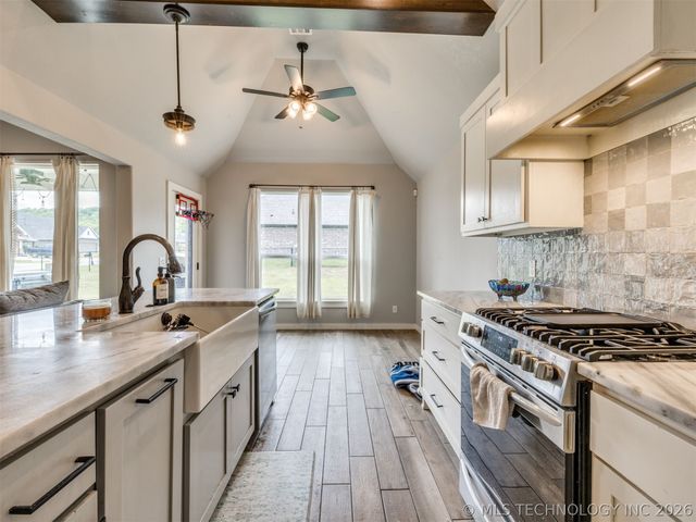 18982 Woodland Road, Catoosa, OK 74015