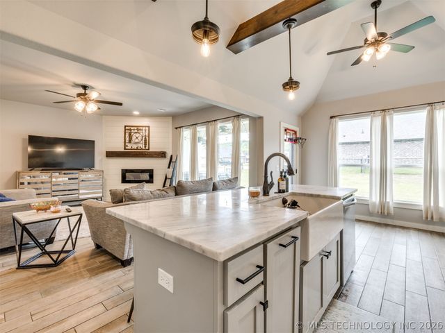 18982 Woodland Road, Catoosa, OK 74015