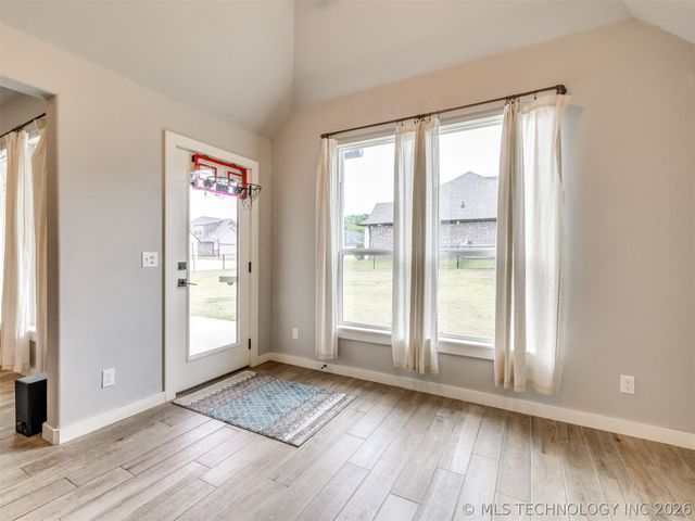 18982 Woodland Road, Catoosa, OK 74015