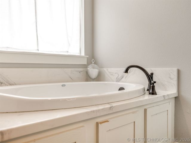 18982 Woodland Road, Catoosa, OK 74015