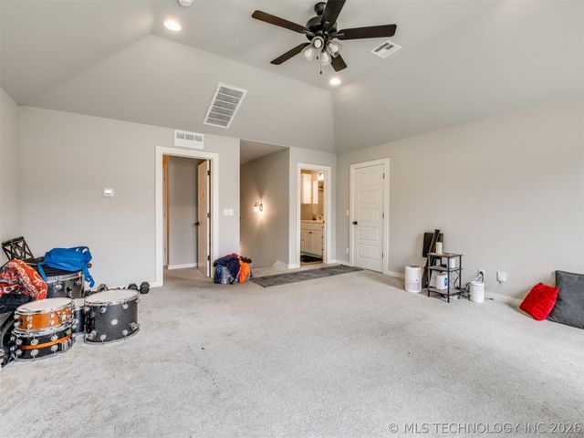 18982 Woodland Road, Catoosa, OK 74015