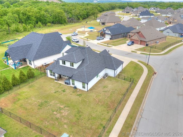 18982 Woodland Road, Catoosa, OK 74015