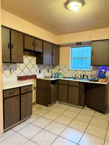 1612 Crestdale Drive 13, Houston, TX 77080