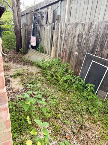 1612 Crestdale Drive 13, Houston, TX 77080