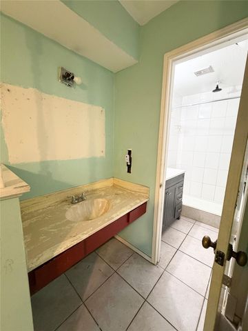 1612 Crestdale Drive 13, Houston, TX 77080