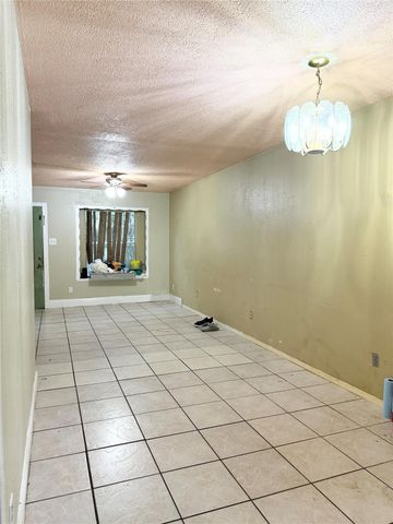 1612 Crestdale Drive 13, Houston, TX 77080