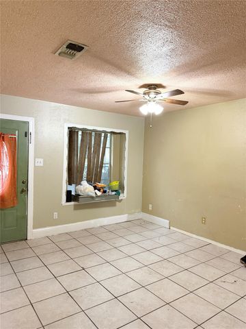 1612 Crestdale Drive 13, Houston, TX 77080